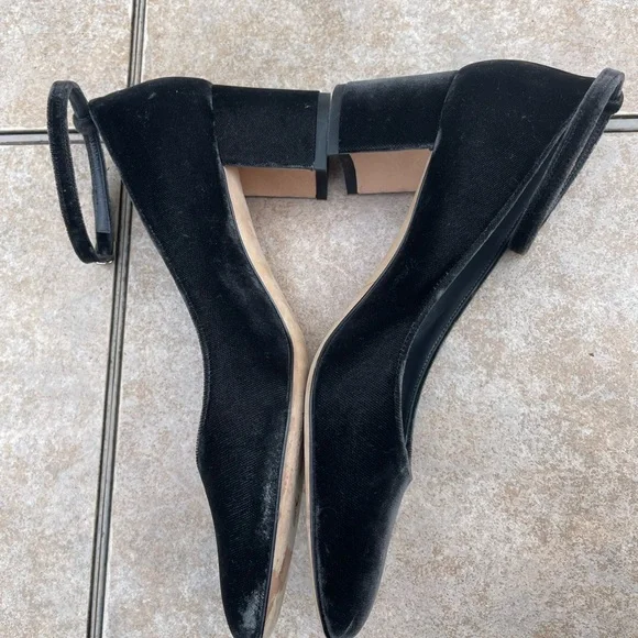 Manolo Blahnik Listony Strap 50 - Picture 10 of 16